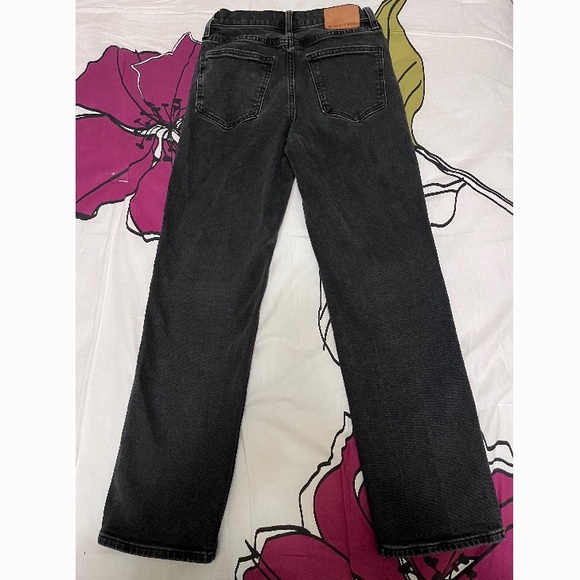 aritzia denim forum arlo hi-rise straight jeans in black - Picture 3 of 3